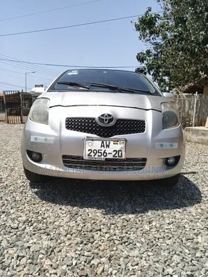 Toyota Vitz 1.0 FWD 5dr 2010 Gray