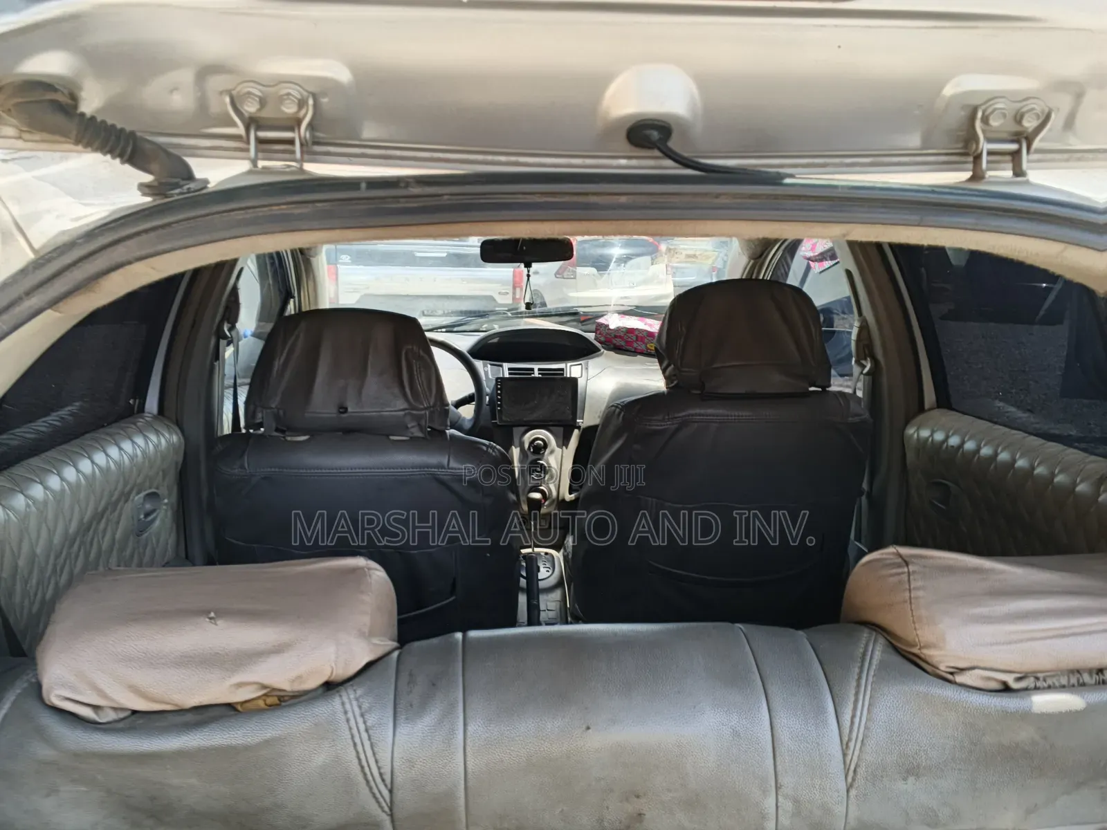 Toyota Vitz 1.0 FWD 5dr 2010 Gray