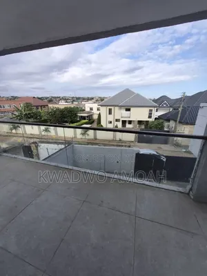 5bdrm House in Pokuase for sale