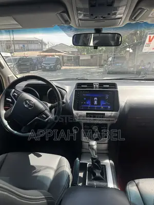 Toyota Land Cruiser Prado 2019 White