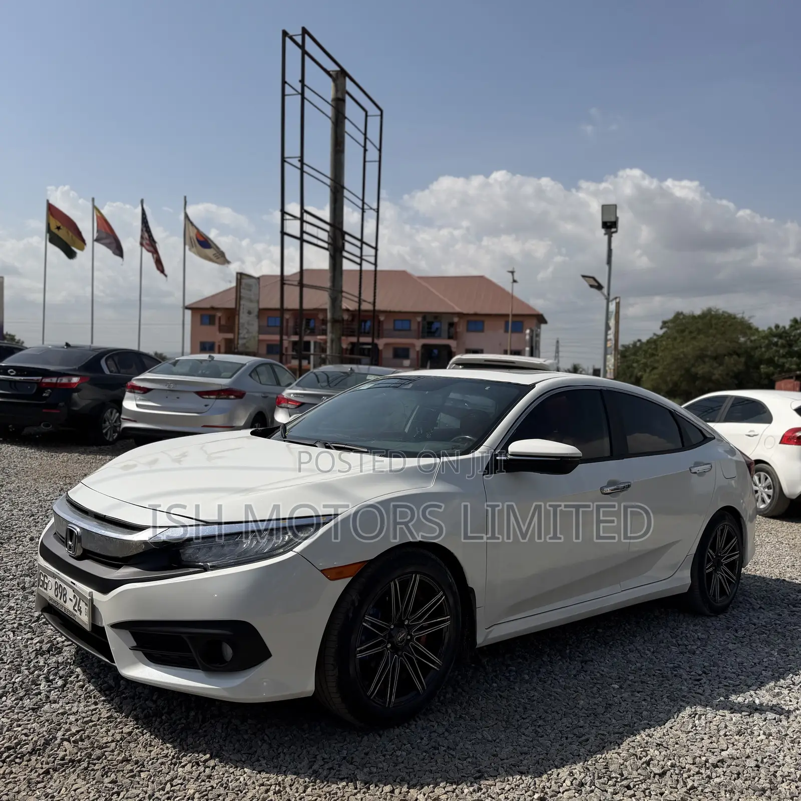 Honda Civic Touring 4dr Sedan (1.5L 4cyl) 2017 White