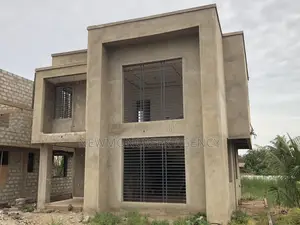 3bdrm Duplex in Amanfrom, Accra Metropolitan for sale