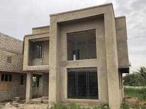 3bdrm Duplex in Amanfrom, Accra Metropolitan for sale