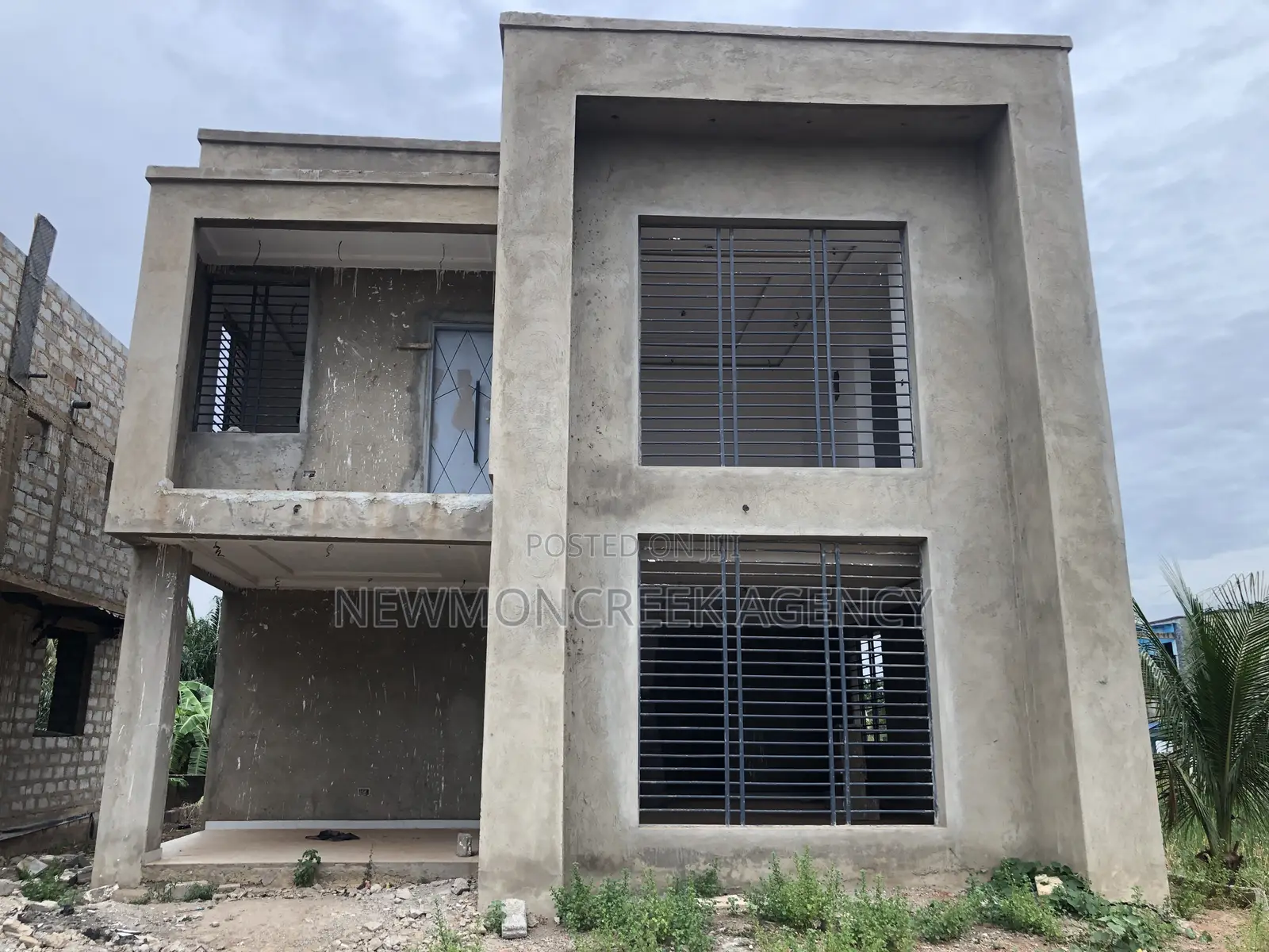3bdrm Duplex in Amanfrom, Accra Metropolitan for sale