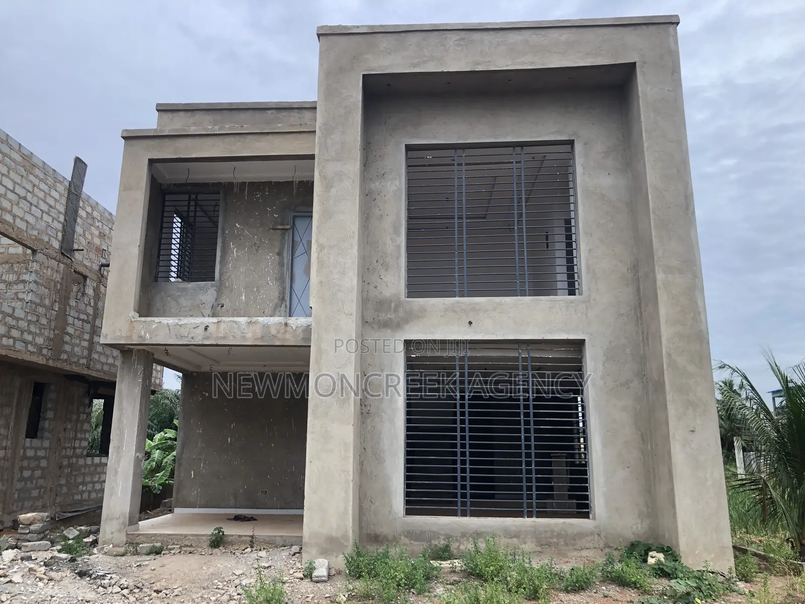 3bdrm Duplex in Amanfrom, Accra Metropolitan for sale