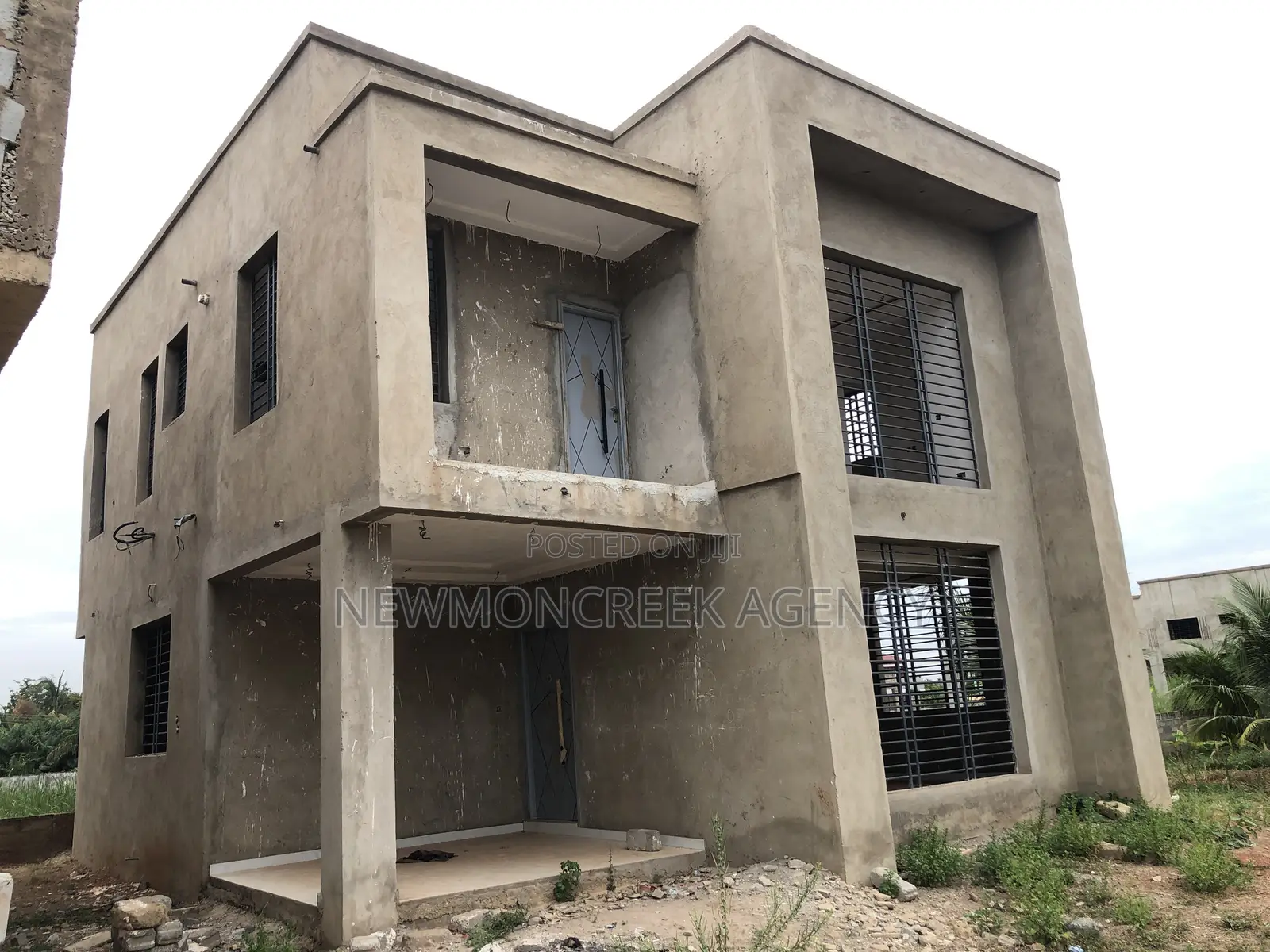 3bdrm Duplex in Amanfrom, Accra Metropolitan for sale