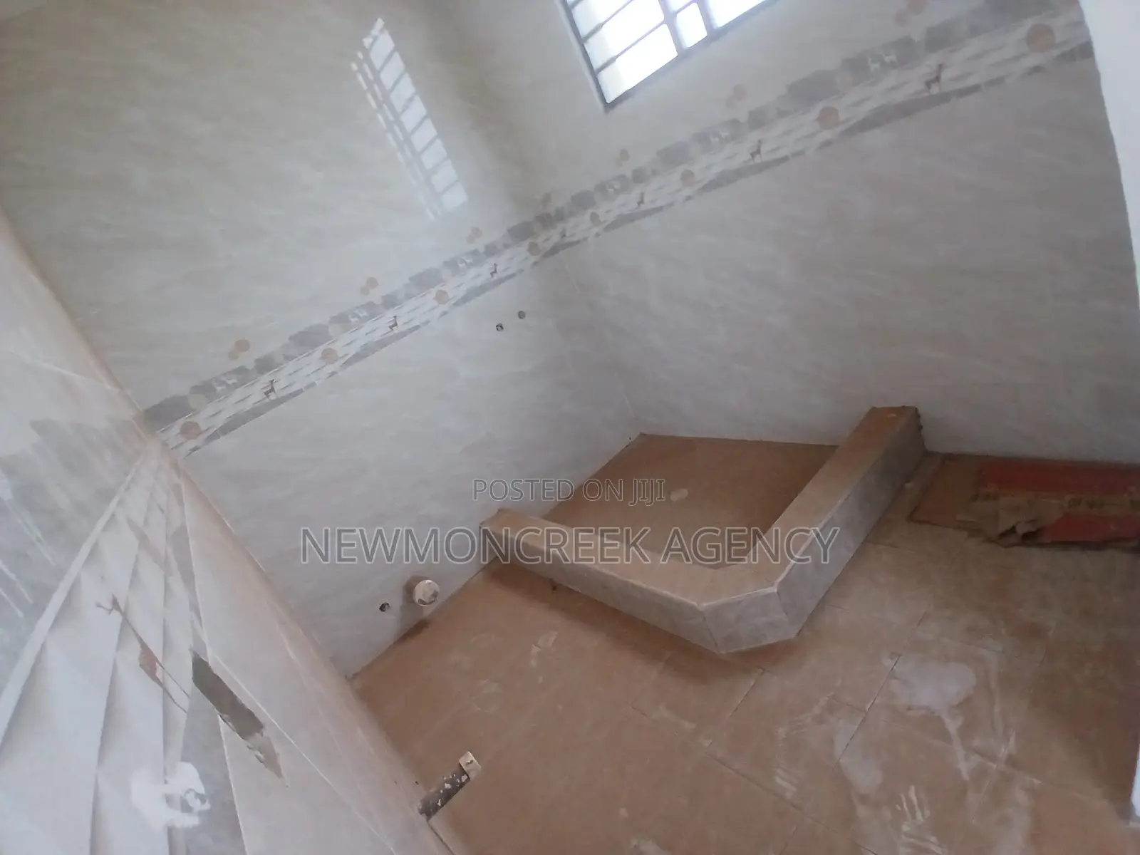 3bdrm Duplex in Amanfrom, Accra Metropolitan for sale