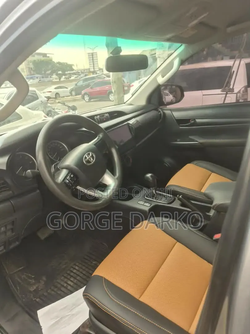 Toyota Hilux 2017 Silver