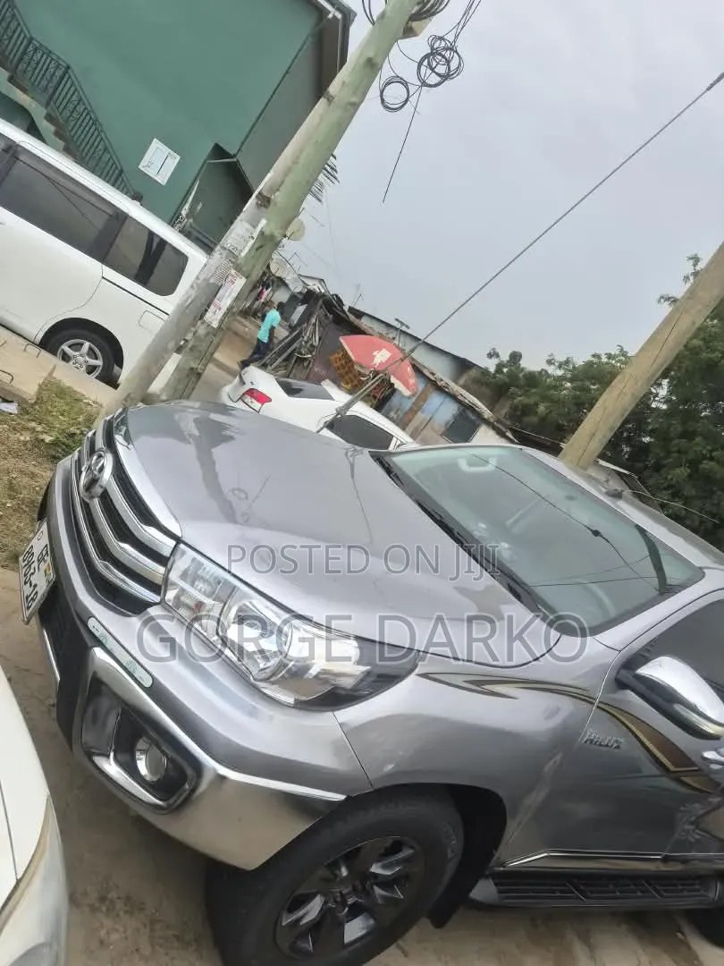 Toyota Hilux 2017 Silver