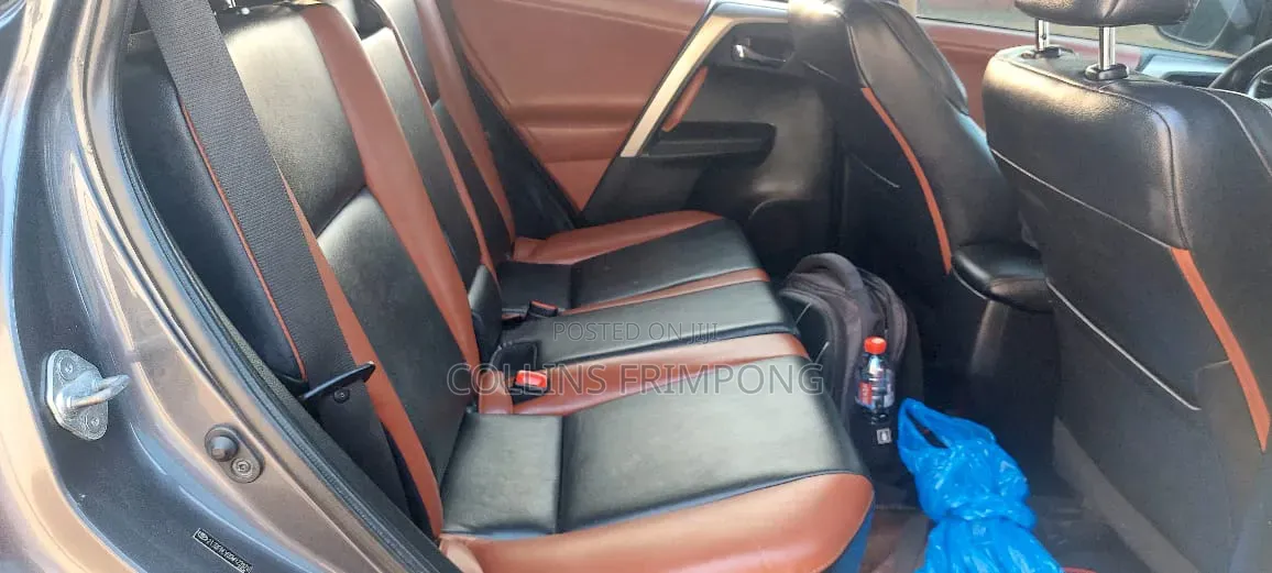 Toyota RAV4 Limited 4dr SUV (2.5L 4cyl 6A) 2015 Gray