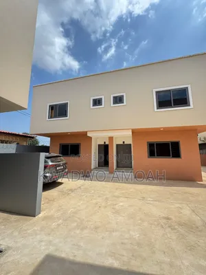 3bdrm Townhouse/Terrace in Oyarifa Mall Area for sale