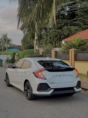Honda Civic EX Hatchback 2019 White