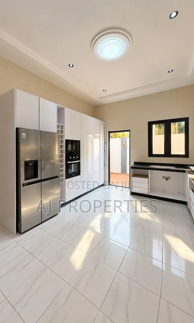 Furnished 4bdrm House in Adenta for sale