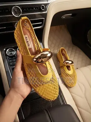 Ladies Shoe