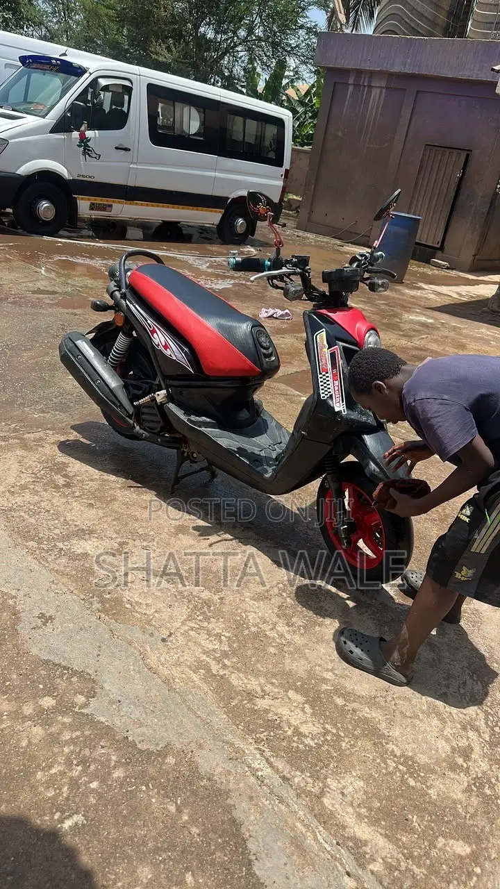 Yamaha 2012 Black