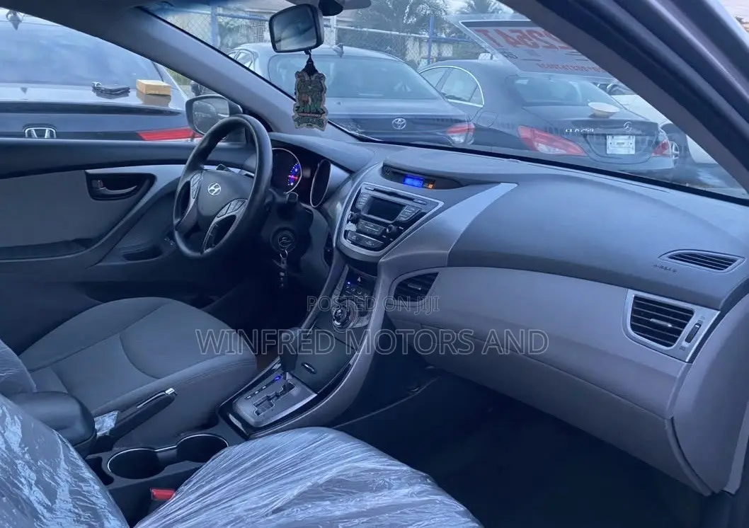 Hyundai Elantra GLS Sedan FWD (1.8L 4cyl 6A) 2013 Gray