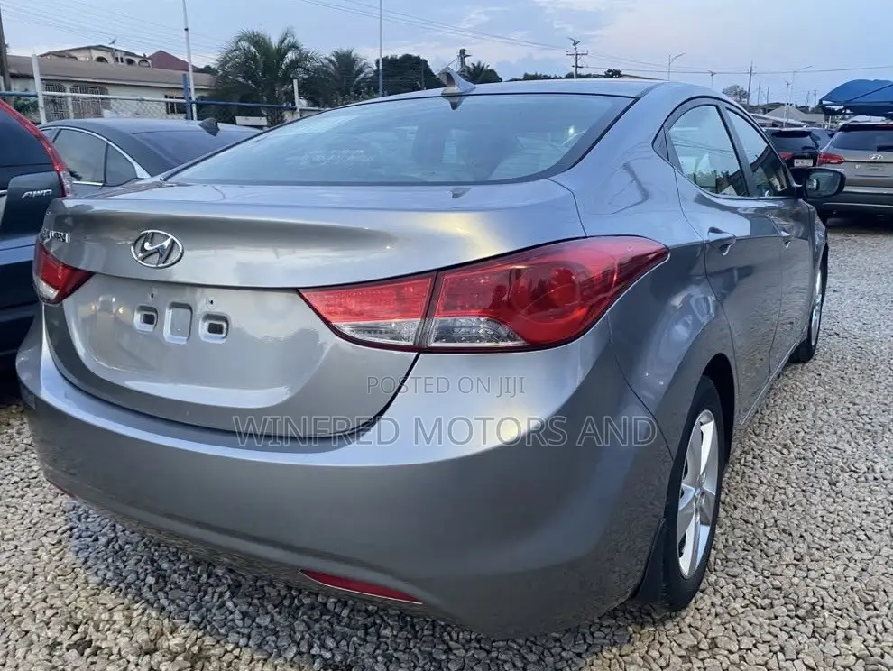 Hyundai Elantra GLS Sedan FWD (1.8L 4cyl 6A) 2013 Gray