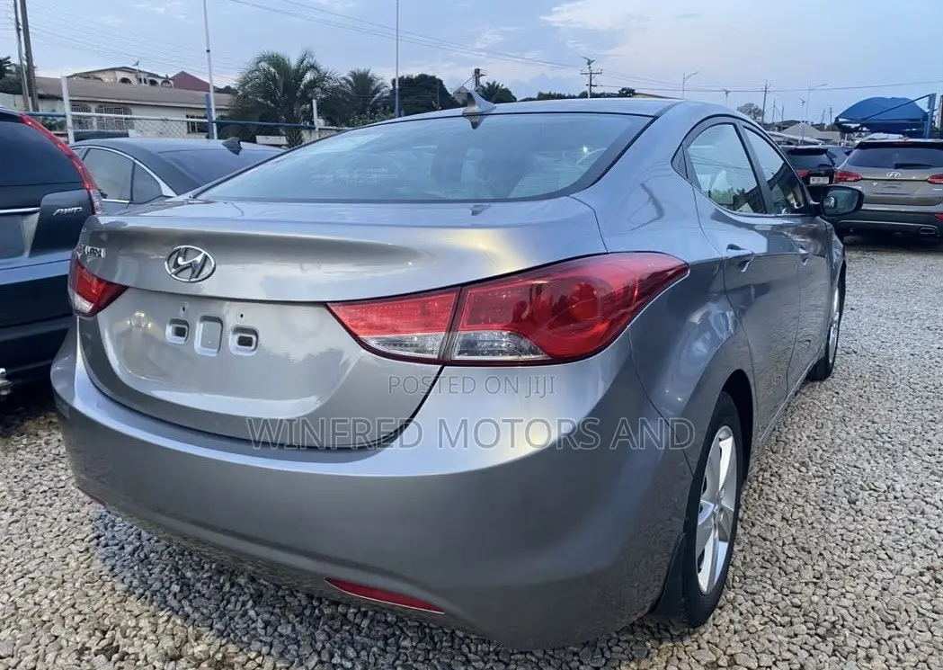 Hyundai Elantra GLS Sedan FWD (1.8L 4cyl 6A) 2013 Gray