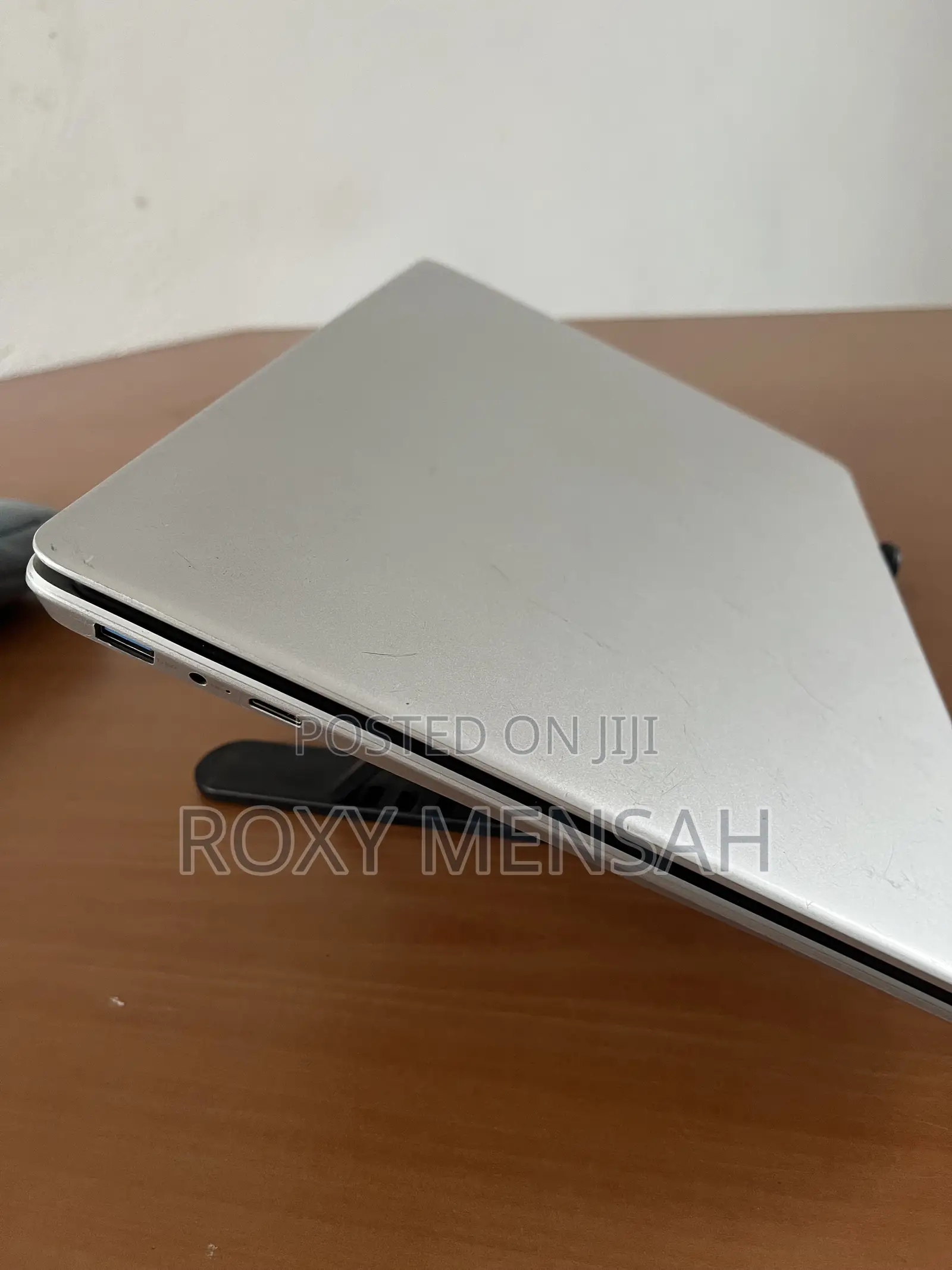 Laptop 8GB Intel Celeron HDD+SSD 256GB