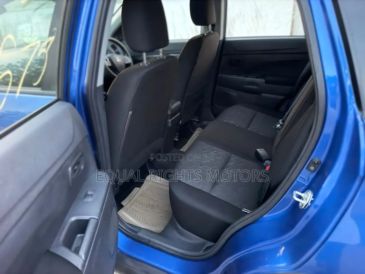 Mitsubishi Outlander 2021 Blue