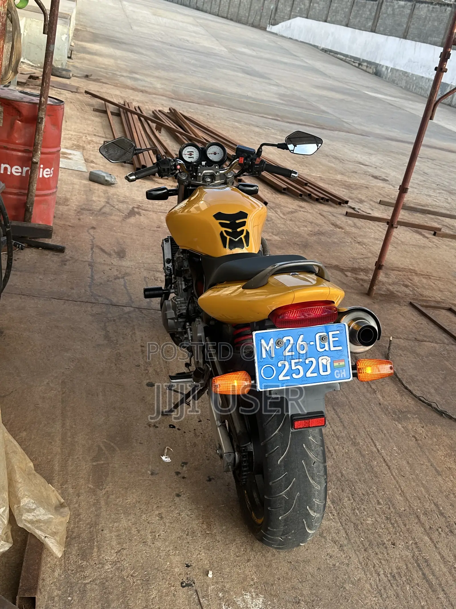 Honda CB 2000 Yellow