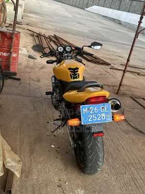 Honda CB 2000 Yellow