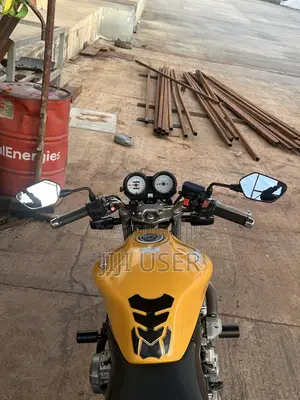 Honda CB 2000 Yellow