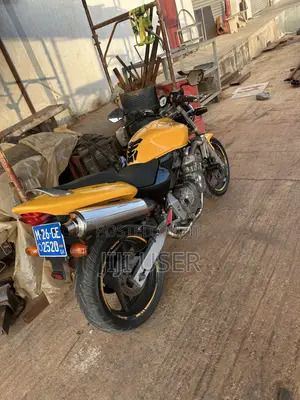 Honda CB 2000 Yellow