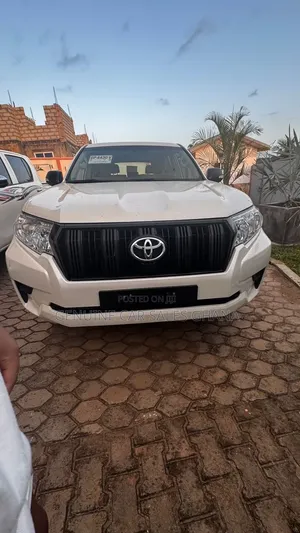 Toyota Land Cruiser Prado 2.7 2023 White