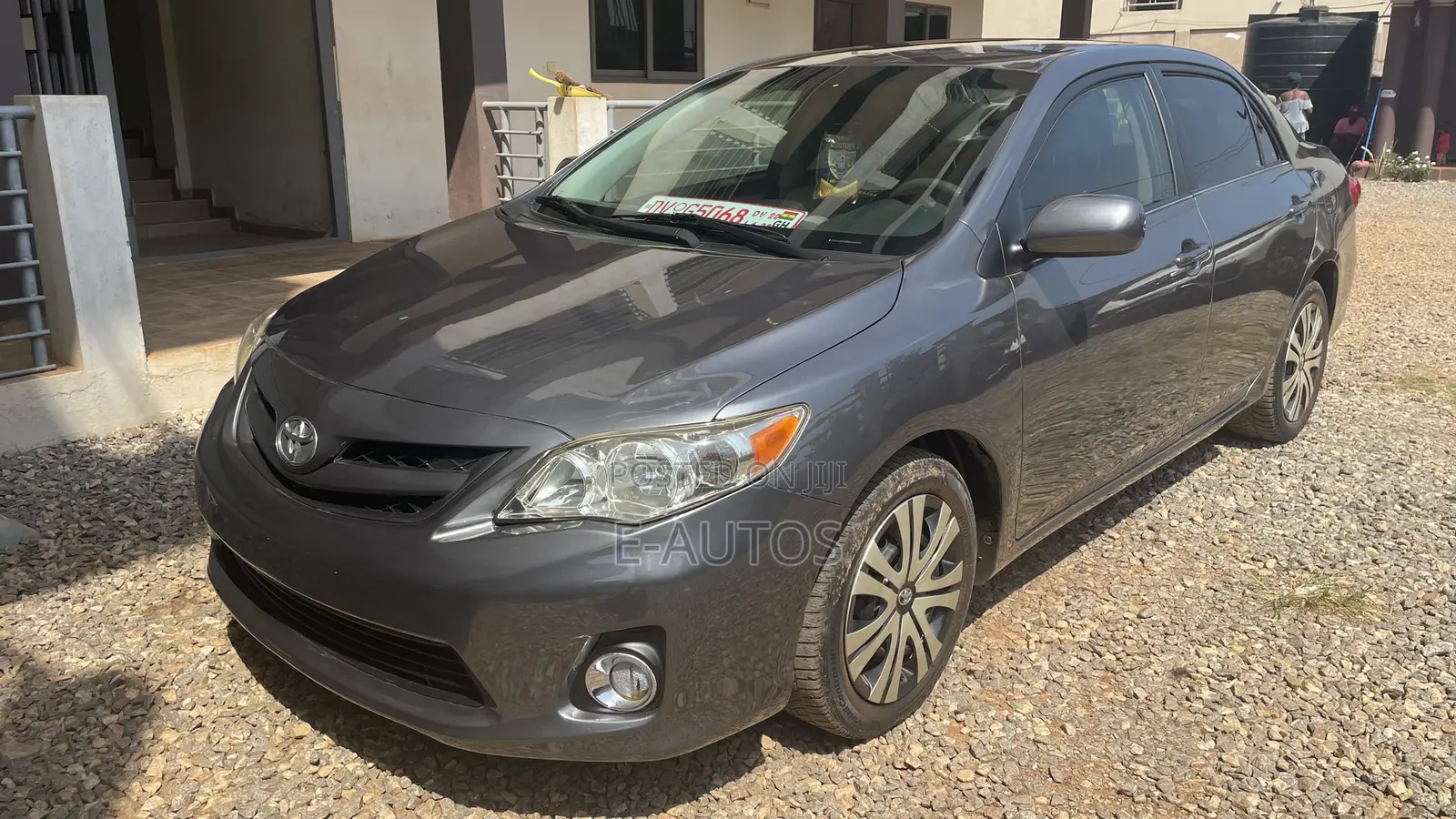 Toyota Corolla LE 4dr Sedan (1.8L 4cyl 4A) 2013 Gray