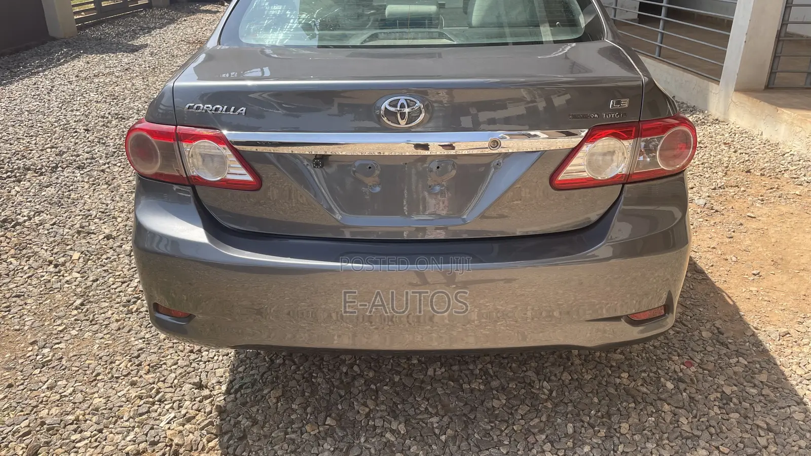 Toyota Corolla LE 4dr Sedan (1.8L 4cyl 4A) 2013 Gray