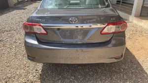 Toyota Corolla LE 4dr Sedan (1.8L 4cyl 4A) 2013 Gray