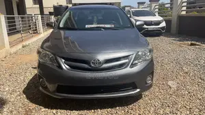 Toyota Corolla LE 4dr Sedan (1.8L 4cyl 4A) 2013 Gray