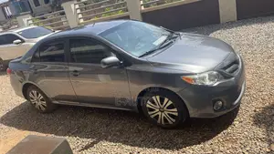 Toyota Corolla LE 4dr Sedan (1.8L 4cyl 4A) 2013 Gray