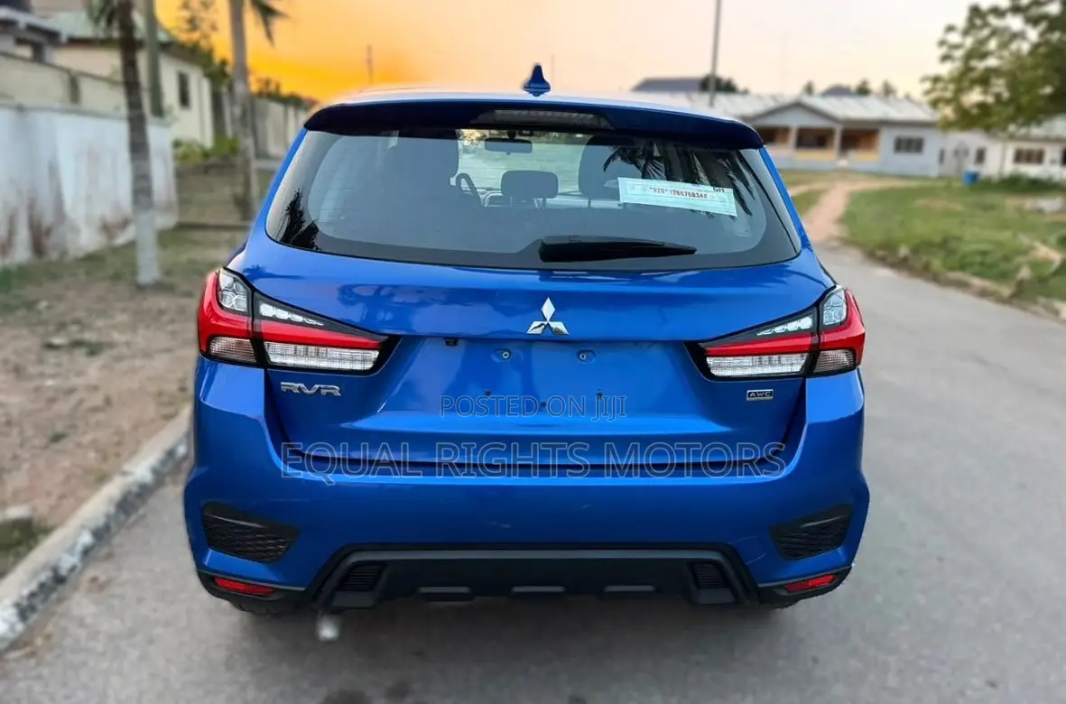Mitsubishi Outlander 2021 Blue