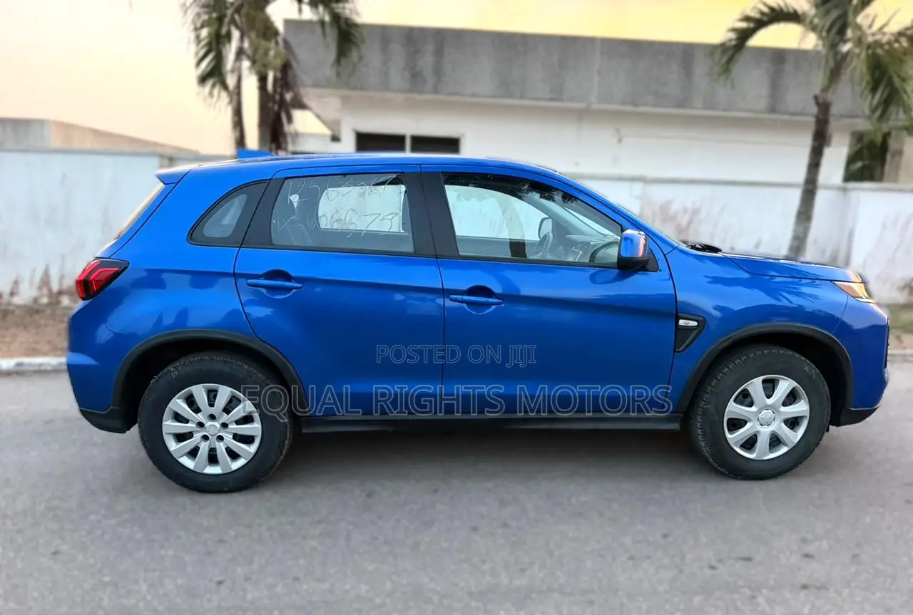 Mitsubishi Outlander 2021 Blue