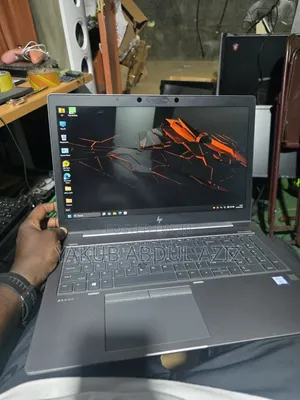 Laptop HP ZBook 15u G5 16GB Intel Core i7 SSD 256GB