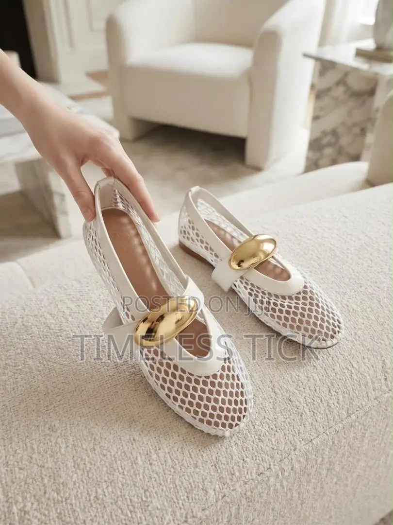 Ladies Shoe