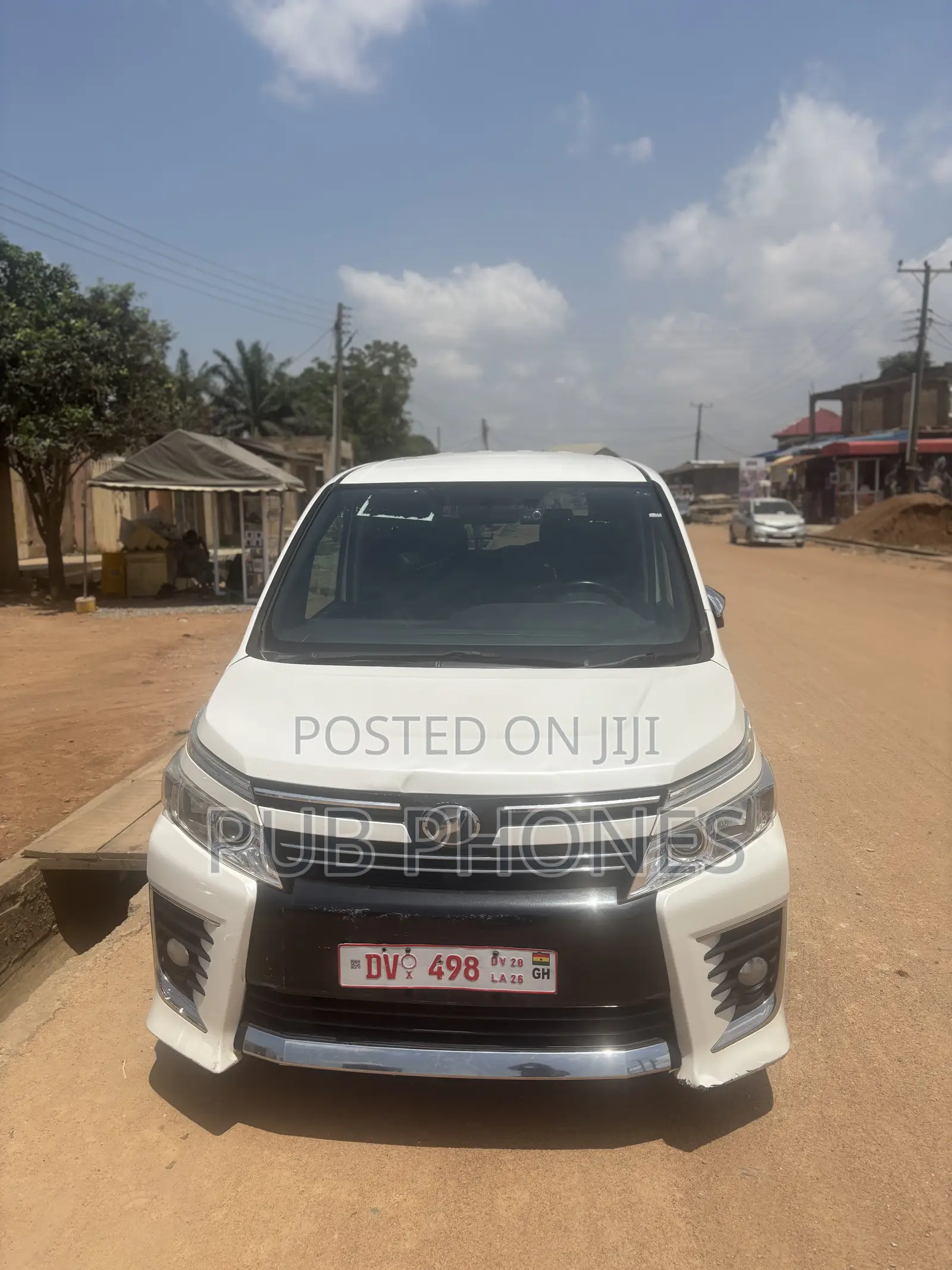 Toyota Voxy 2014 White