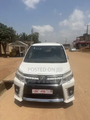 Toyota Voxy 2014 White