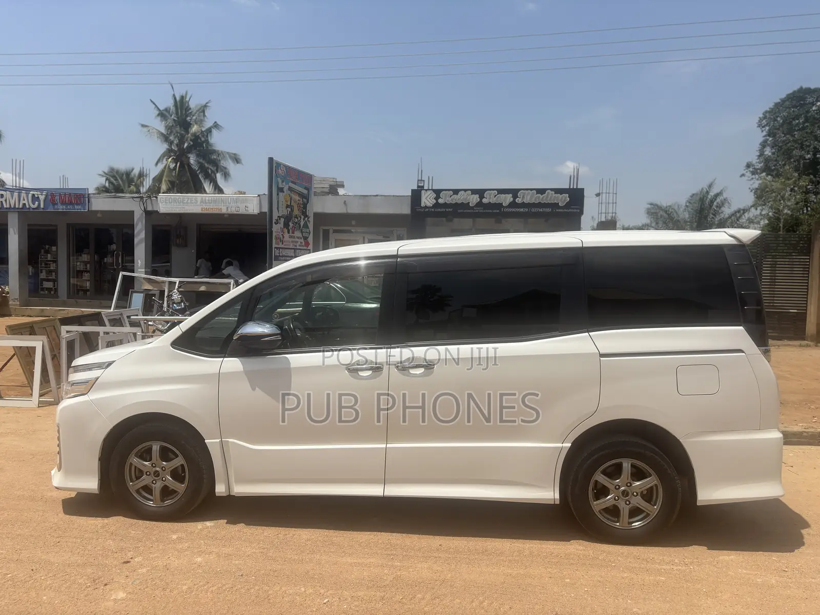 Toyota Voxy 2014 White