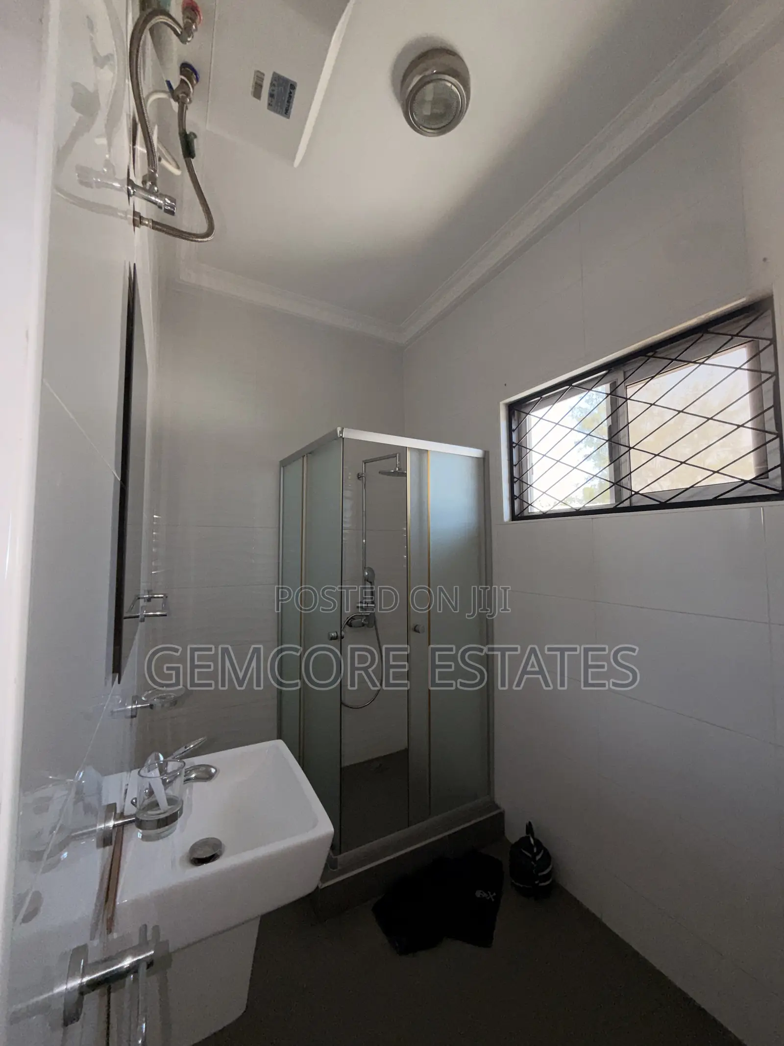 4bdrm House in Labone for rent