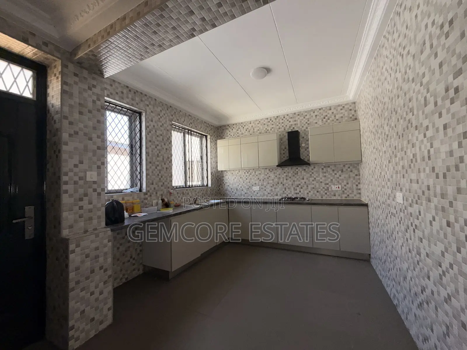 4bdrm House in Labone for rent