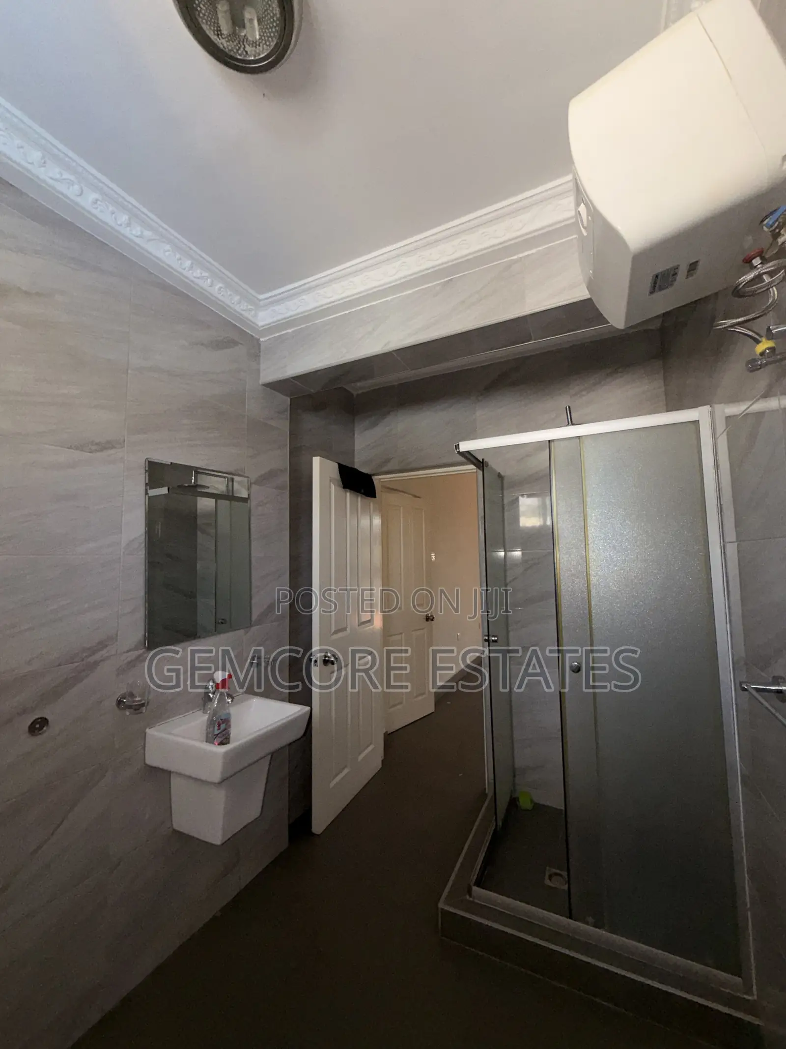 4bdrm House in Labone for rent