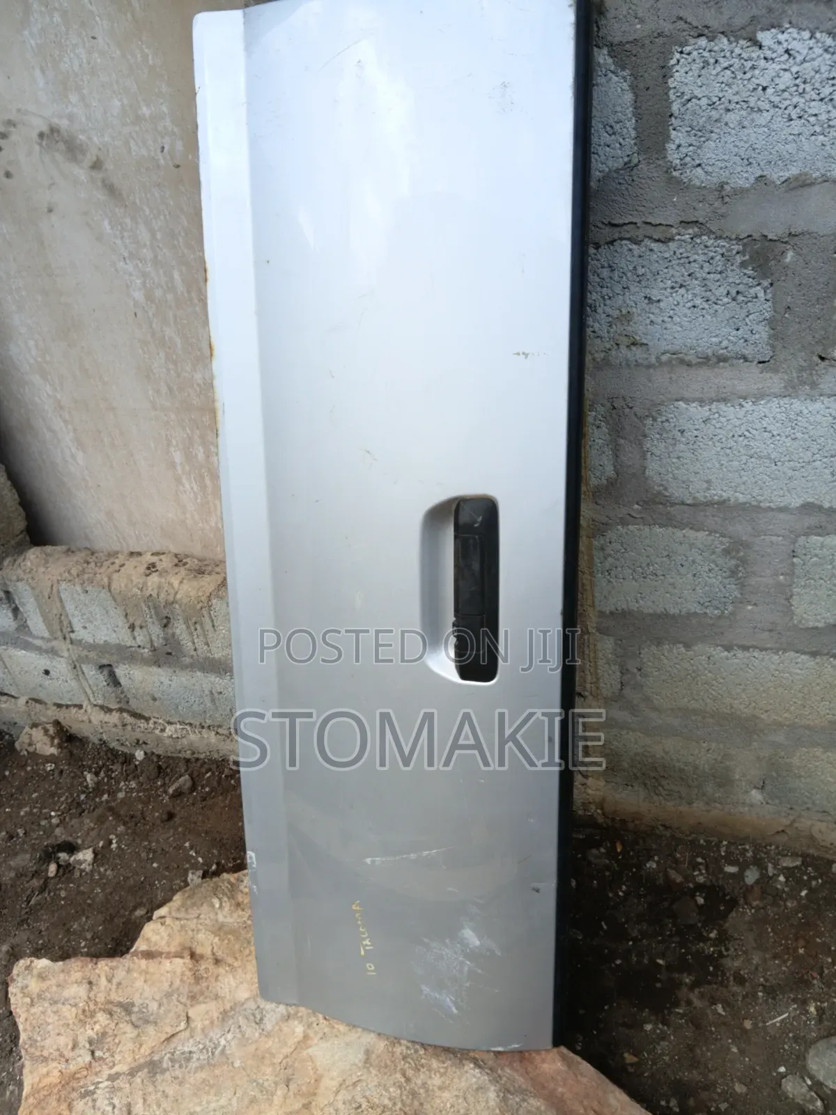 05 to 15 Toyota Tacoma Bucket Lid