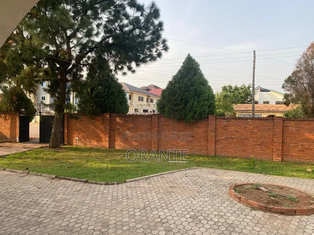 6bdrm House in Ashongman Estate, Ga East Municipal for rent