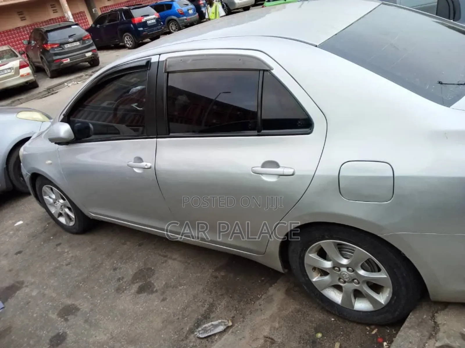 Toyota Belta 2010 Silver