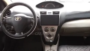 Toyota Belta 2010 Silver