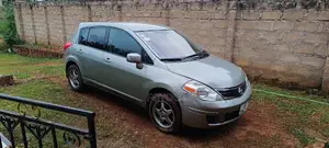 Nissan Versa 2010 Silver