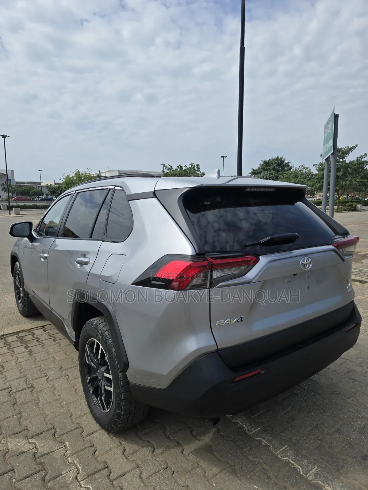 Toyota RAV4 XLE AWD 2020 Silver